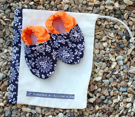 Baby Booties, Navy And White Pattern, 3-9 Months (medium)